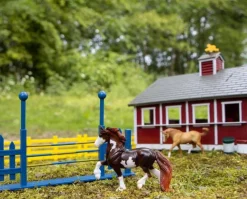 Breyer Toys<Red Stable Playset